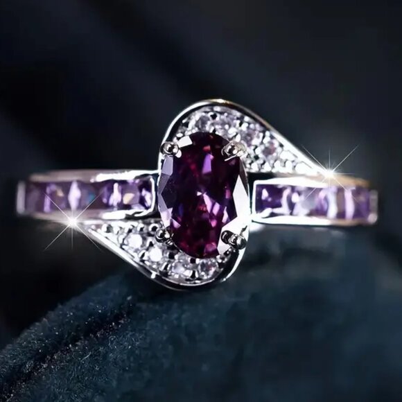 Jewelry - NWOT - Elegant Luxurious Oval Cut Purple Zircon Ring In Box